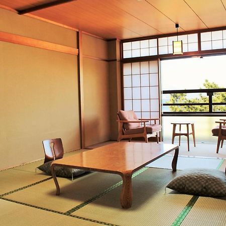 Miyajima Seaside Hotel Itsukushima Екстер'єр фото