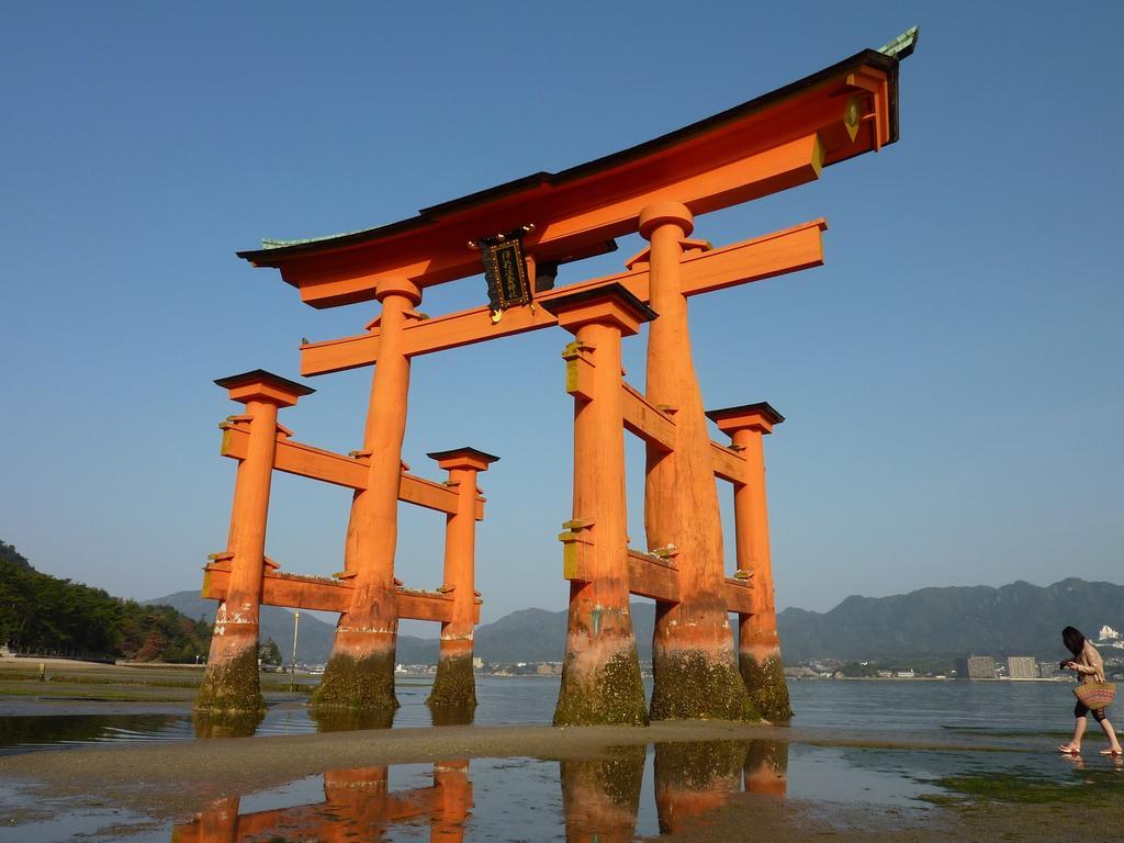 Miyajima Seaside Hotel Itsukushima Екстер'єр фото